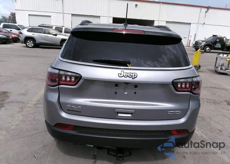 2018 Jeep Compass Latitude 4X4 from USA, damaged, VIN 3C4NJDBB2JT162614